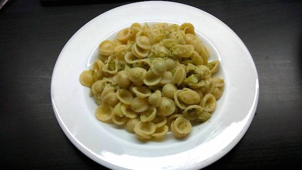 ブロッコリーとアンチョビのパスタ