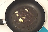 オイルに香りづけ